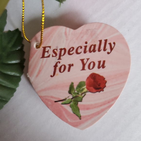 2 Earrings Set in Velvet Rose Jewelry Box Stem - Picture 9 of 12